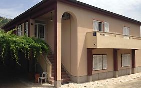 Summer Rooms Baska